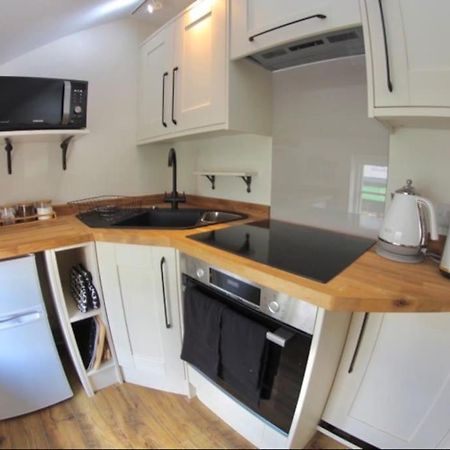 סליסבורי Traveller'S Rest - Cosy Cottage In Heart Of Wilton מראה חיצוני תמונה