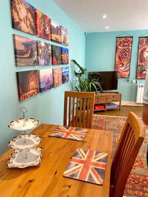 סליסבורי Traveller'S Rest - Cosy Cottage In Heart Of Wilton מראה חיצוני תמונה