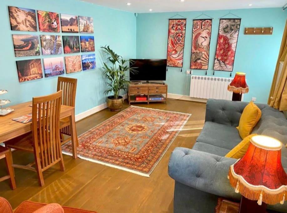 סליסבורי Traveller'S Rest - Cosy Cottage In Heart Of Wilton מראה חיצוני תמונה